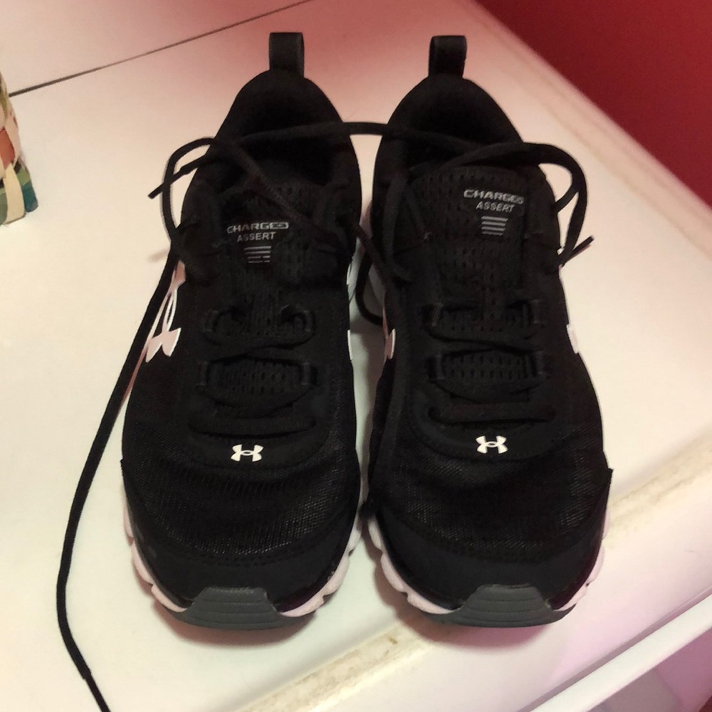 Underarmour sneakers
